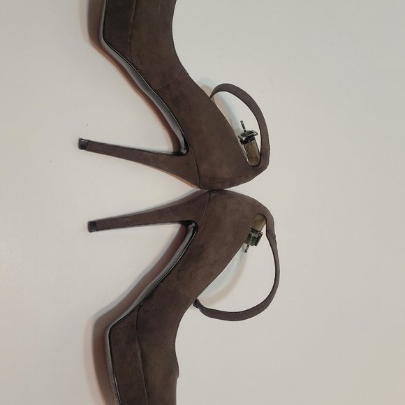 GUESS gray suede platform heels with ankle strap, size 6.5 - Picture 6 of 15